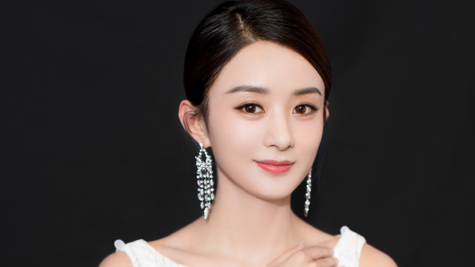 “马丁·高尔西成为美洲狮队防线的中流砥柱，展现强大领导力”